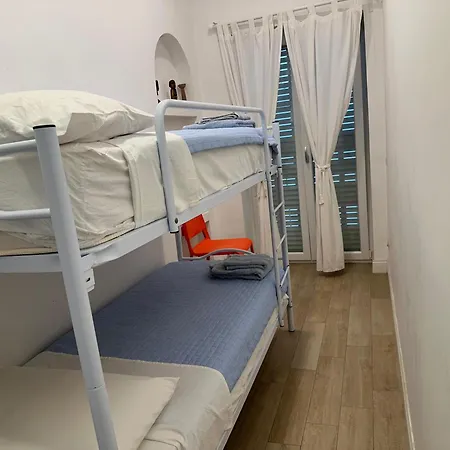 Un Passo Dal Porto Di Casa Leva Capri