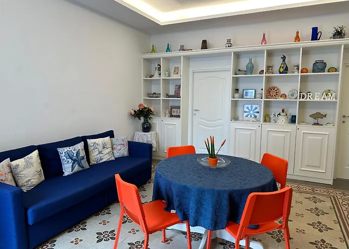 Un Passo Dal Porto Di Casa Leva * Capri